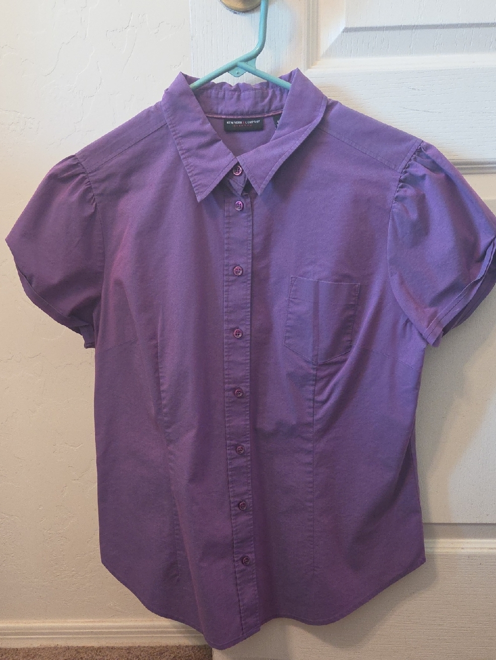 New York & Company Purple Short-Sleeve Button-Down Shirt